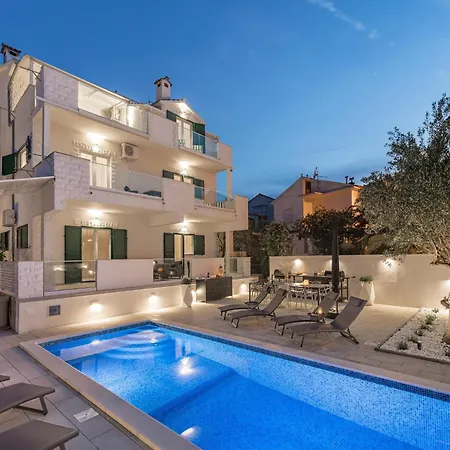 Appartement In Slatine Near The Sea