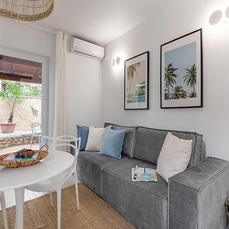 Inviting In Slatine Near The Seabeach * Trogir