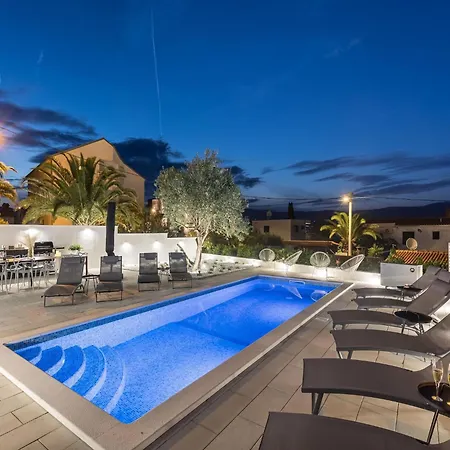 Apartment In Slatine Near The Sea Trogir