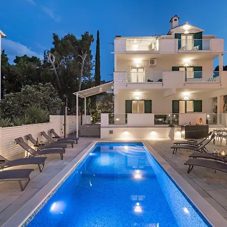 Апартаменти In Slatine Near The Sea Трогір