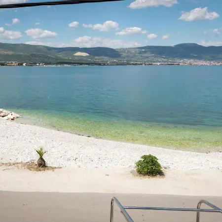 Apartment In Slatine Near The Sea
