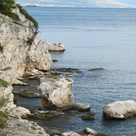 Apartment In Slatine Near The Sea